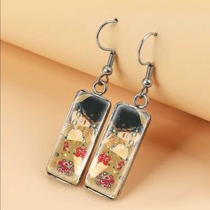 Art earrings